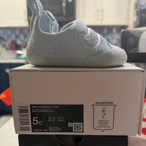 Boys Nike swoosh 1 (TD) size 5C